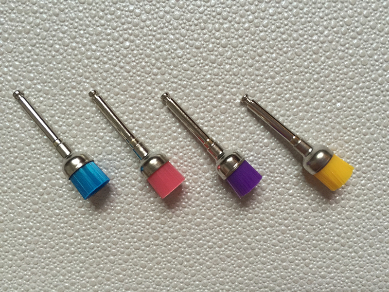 Lot De 4 Brosses Polissage Dentaire - Nylon, Plat Et Conique, Attaches Colorées, Neuves