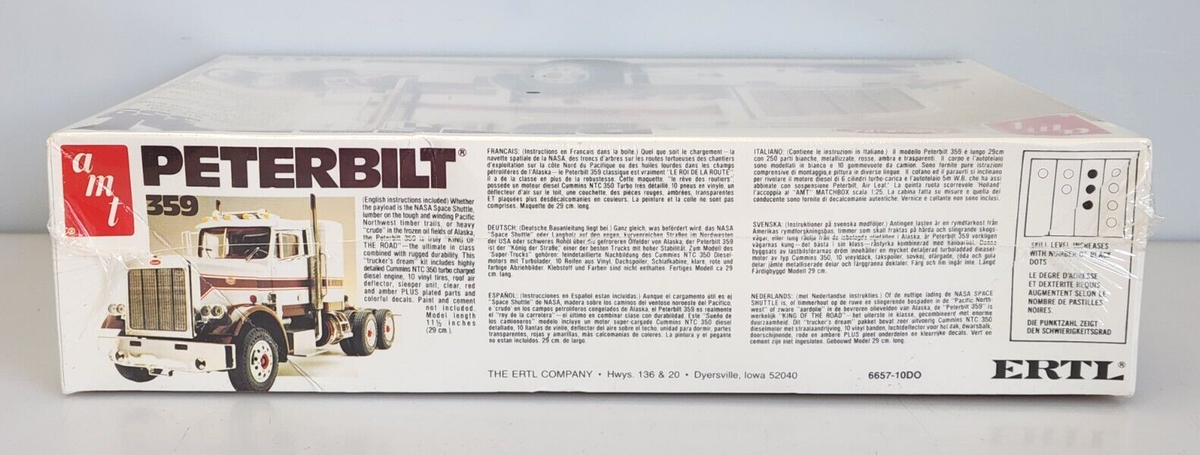 1983 AMT Ertl Peterbilt 359 1/25 Scale Semi Truck Plastic Model
