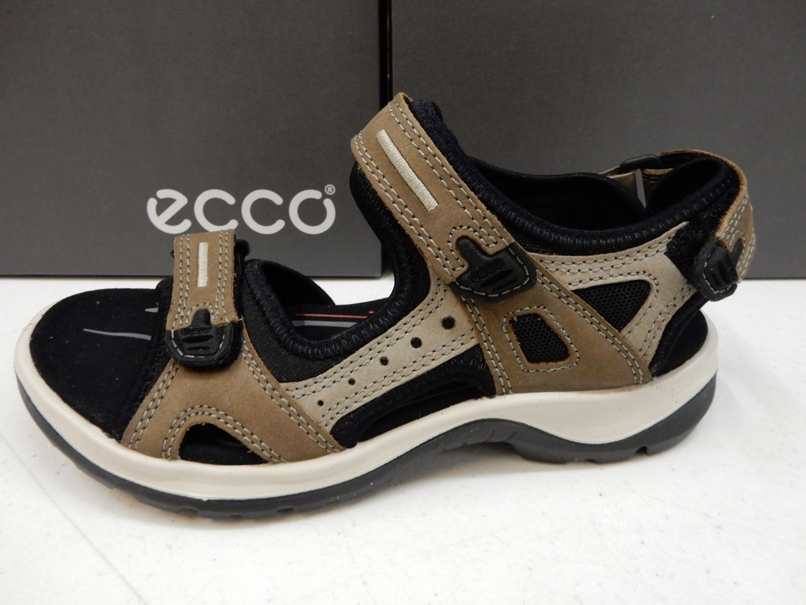 ecco ladies sandals