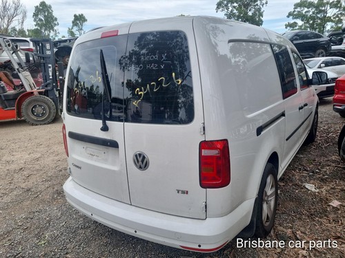 VOLKSWAGEN CADDY 2015-2021 LEFT TAILLIGHT Van - Picture 4 of 5