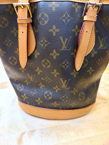 Louis Vuitton Monogram Bucket PM Shoulder Bag Brown Vachetta Straps Clochette