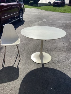 MID Century 1960s Dining Room Burke Inc. Tulip 42'' Table & 1 Chair Is Not VTG