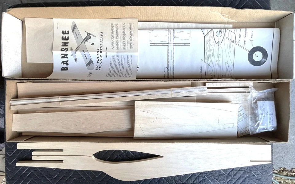 SIG BANSHEE U-CONTROL 49" WING SPAN W/ FLAPS MODEL AIRPLANE KIT - Image 4 of 4