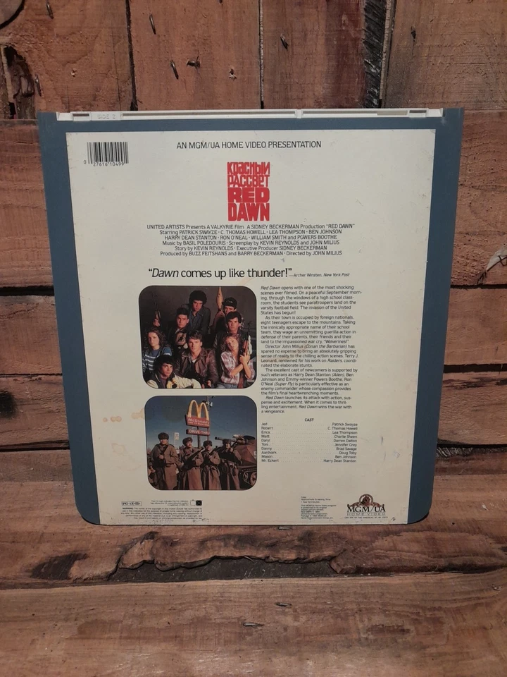Red Dawn (1984)Patrick Swayze, Charlie Sheen, CED Videodisc MGM/UA Rare - Image 2 of 2