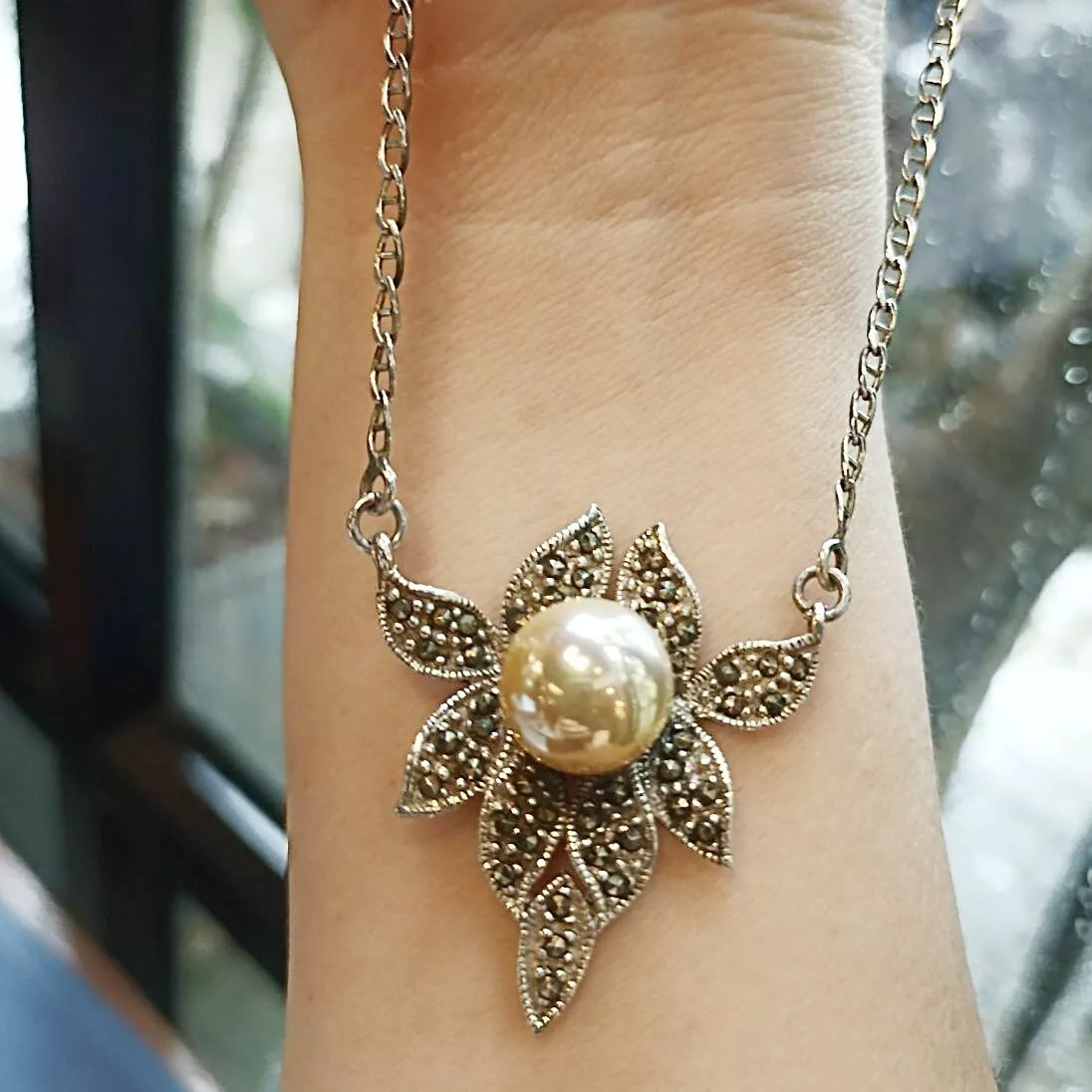 Art deco hotsell style necklace