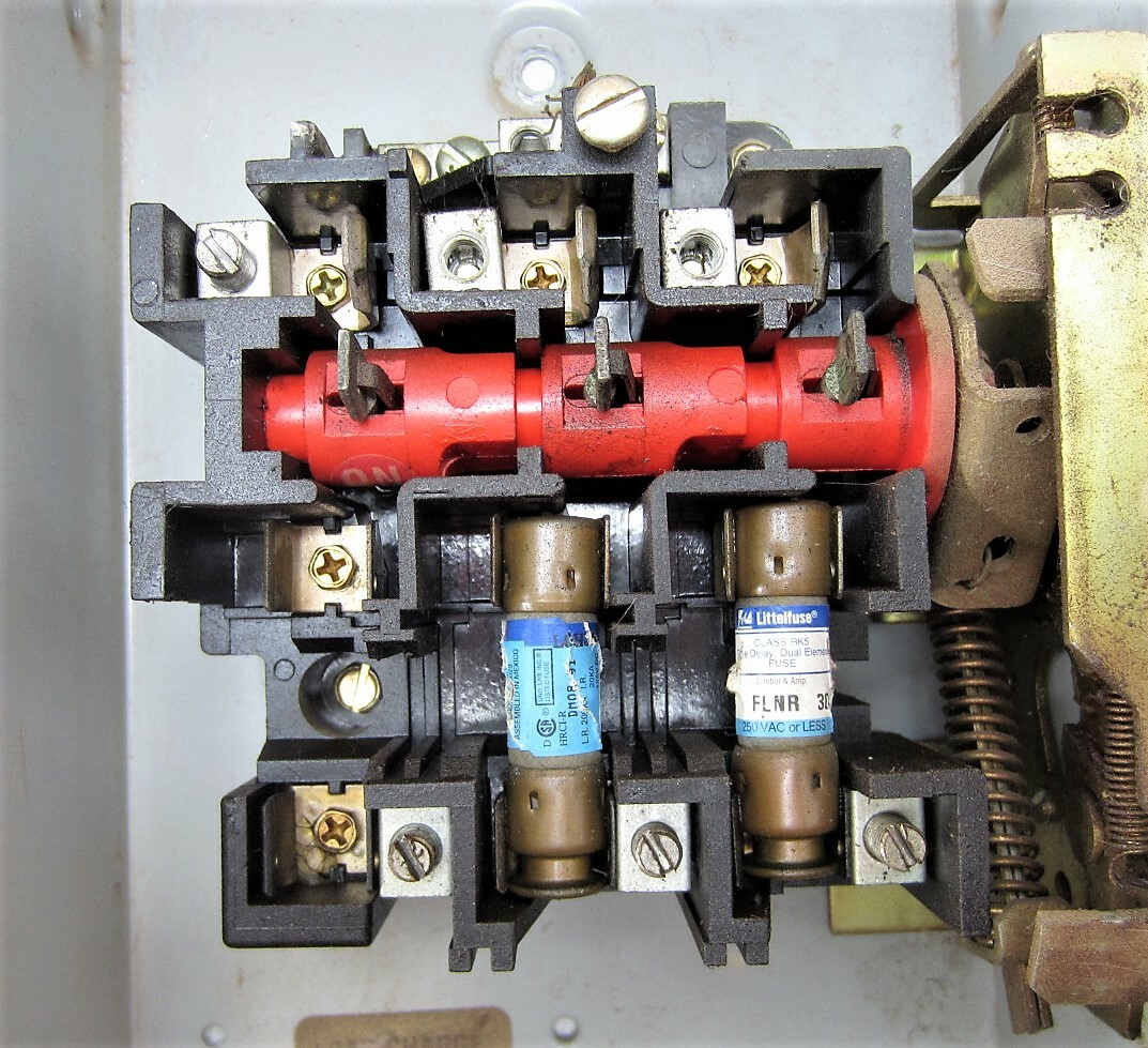 GE General Electric NP266212-A 30 Amp 240V 7.5HP Heavy Duty Safety