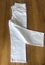 Women’s White Cropped Jeans Size 10 Inside Leg 21”
