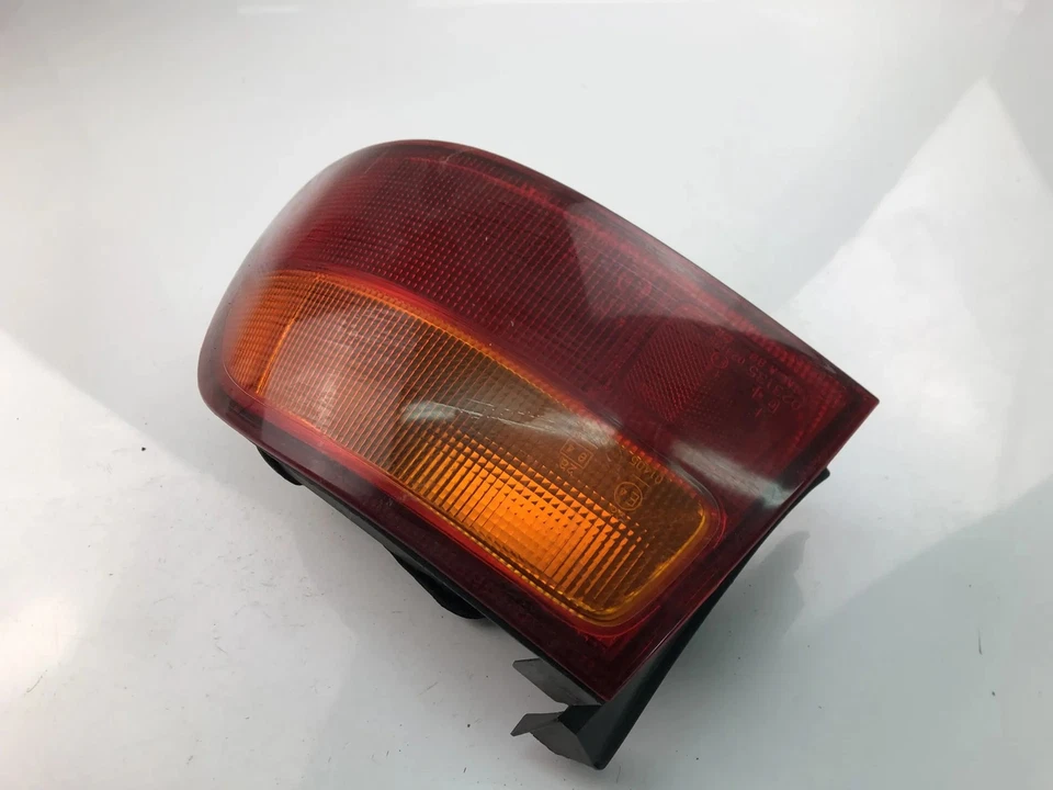 MAZDA 3 BK Feu Arrière du Hayon Gauche 2008 17961250 - Photo 1/4