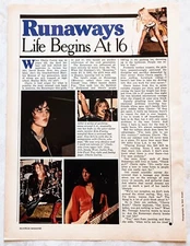 THE RUNAWAYS~ORIG 1976 MAGAZINE ARTICLE CLIPPING PINUP~JOAN JETT~CHERIE CURRIE