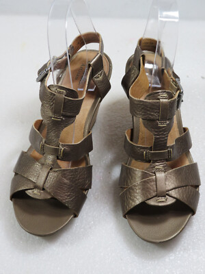 Nice rare !Women's CLARKS artisan heels, sandals leather comfy 7.5M $120
