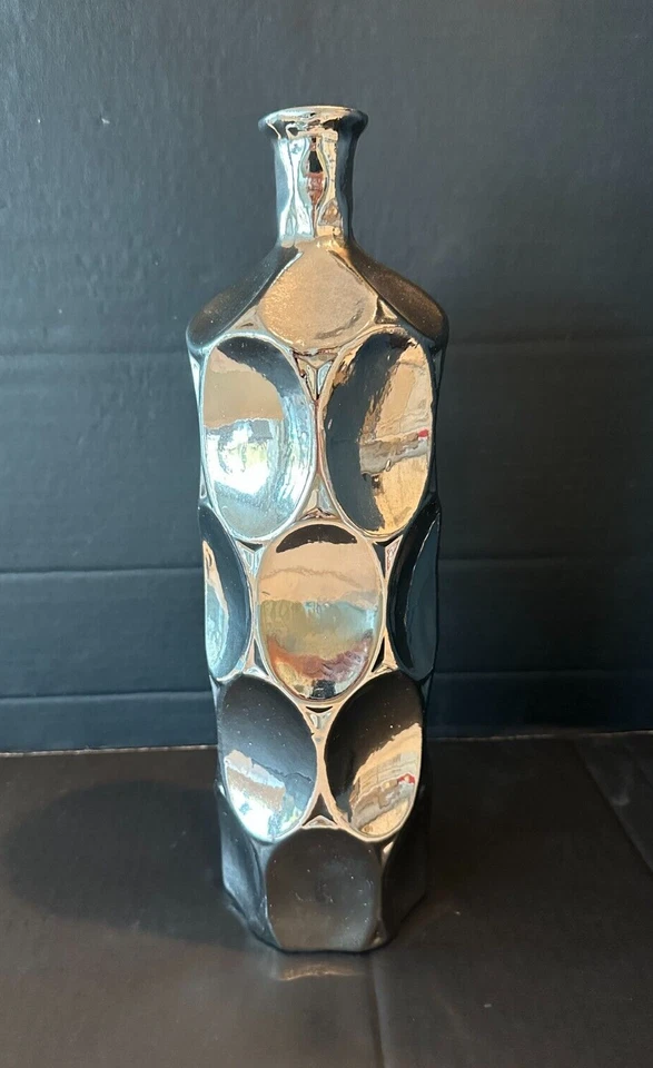 Botella de cerámica plateada de Urban Trends Collection (24496) 14" de alto Foto 2 de 4