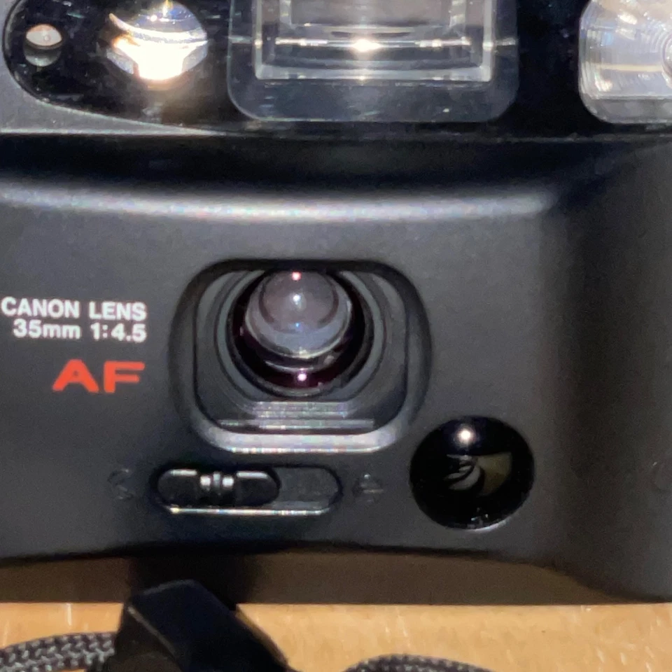 Cámara compacta Canon Sure Shot 35 mm fecha búho con estuche y rollo de película Foto 4 de 4