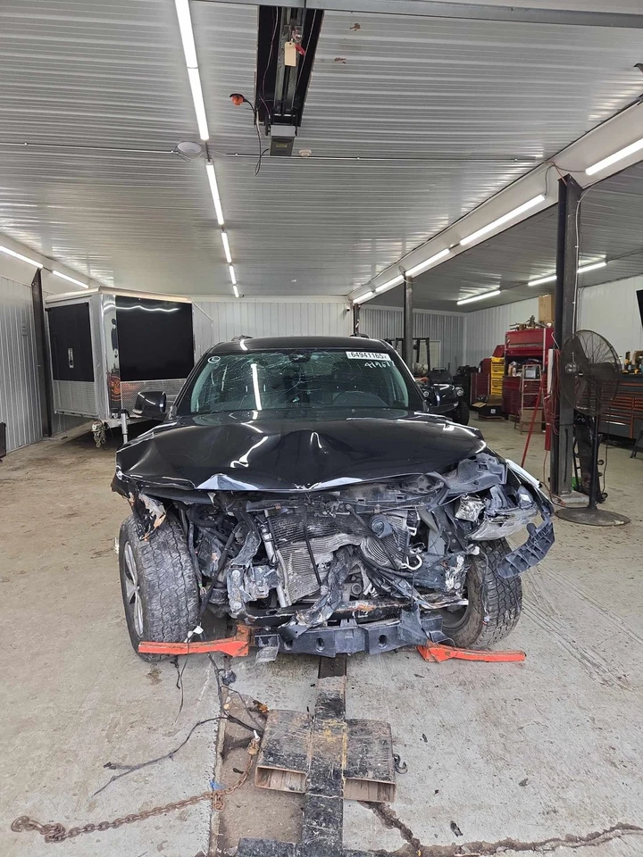 Used Left Quarter Glass fits: 2016 Dodge Durango L. privacy tint Left Grade A - Изображение 4 из 4