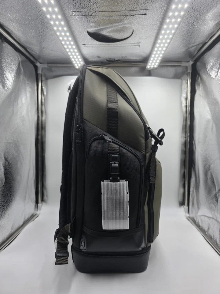 NUEVA Mochila Tumi CARLISLE 20,0” Inspirada en el Ejército con Tapa con Solapa - Verde Salvia y Negro Foto 2 de 4