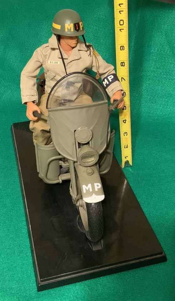 G.I. JOE U.S. Army Motor MP No. 2 Motocicleta Harley Davidson 12" Hasbro 81643 Foto 2 de 4