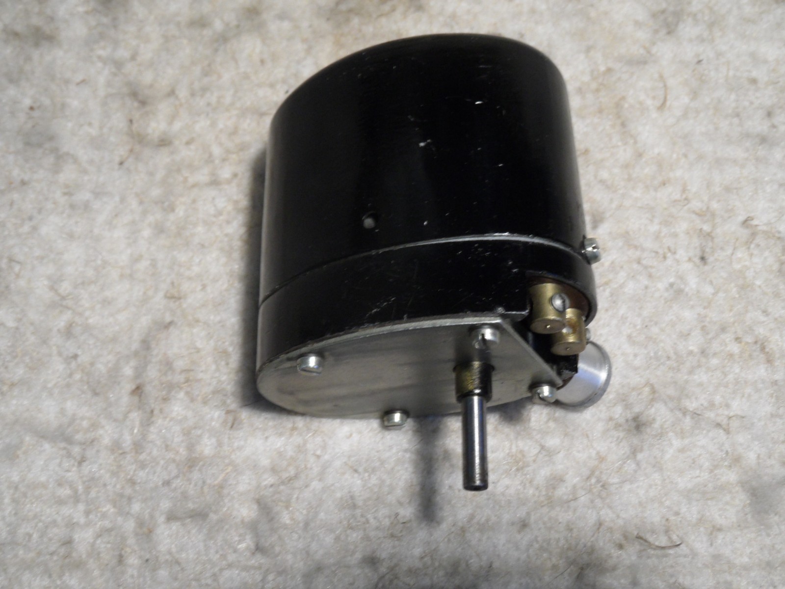 unused GDR windshield wiper motor with lubrication for shaft 12 volt