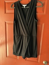 BCBG Stretch COMFY Black V Neck Sleeveless Short Romper w Pockets SZ M 8 10 12