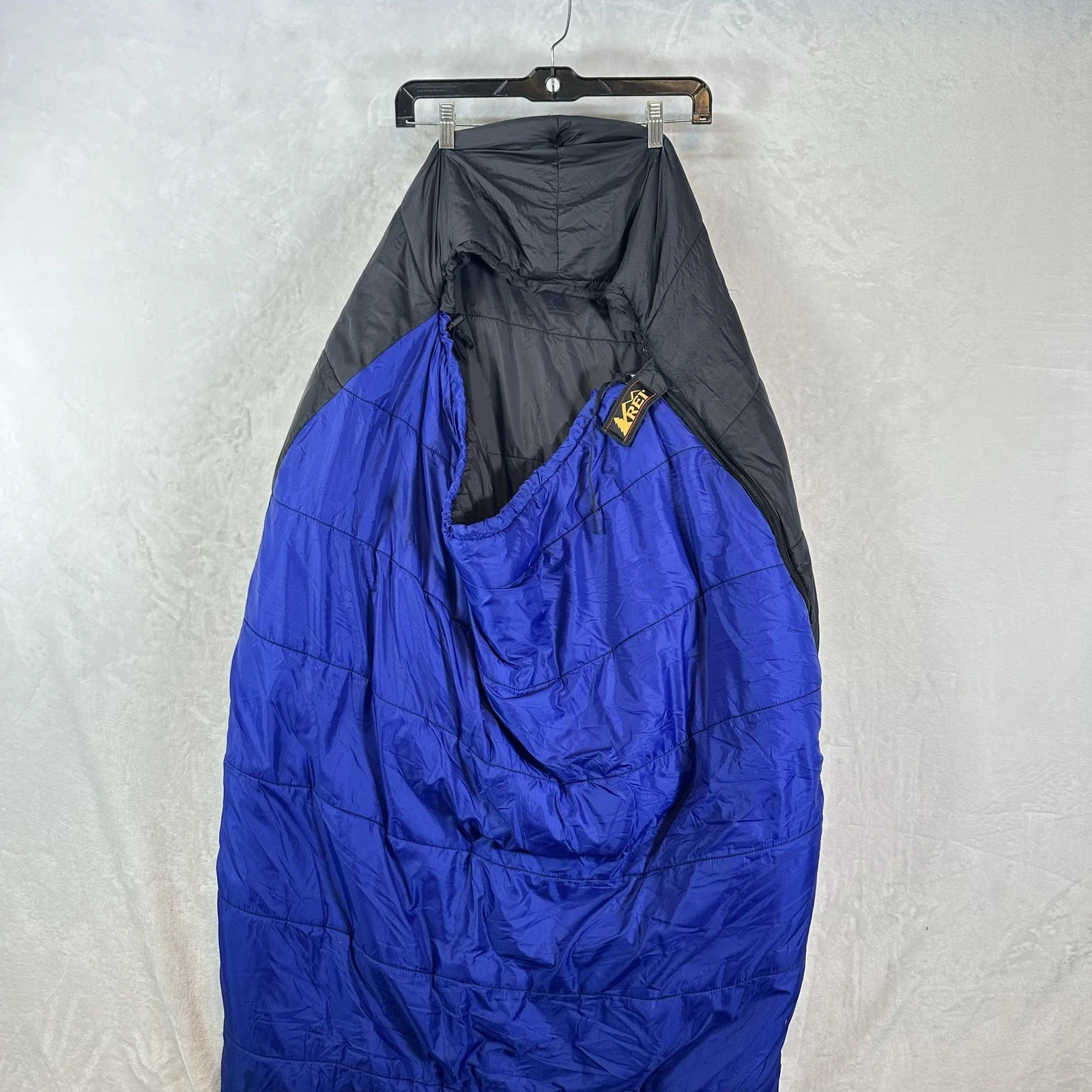 REI Sleeping Bag Large Blue Black Mummy Synthetic Nylon Camping Hiking Outdoor
Opens in a new window