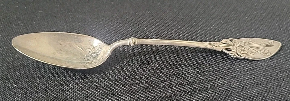 Colher de chá antiga 1870 Gorham 88 prata lírio do vale monograma "Julius"  - Imagem 3 de 4