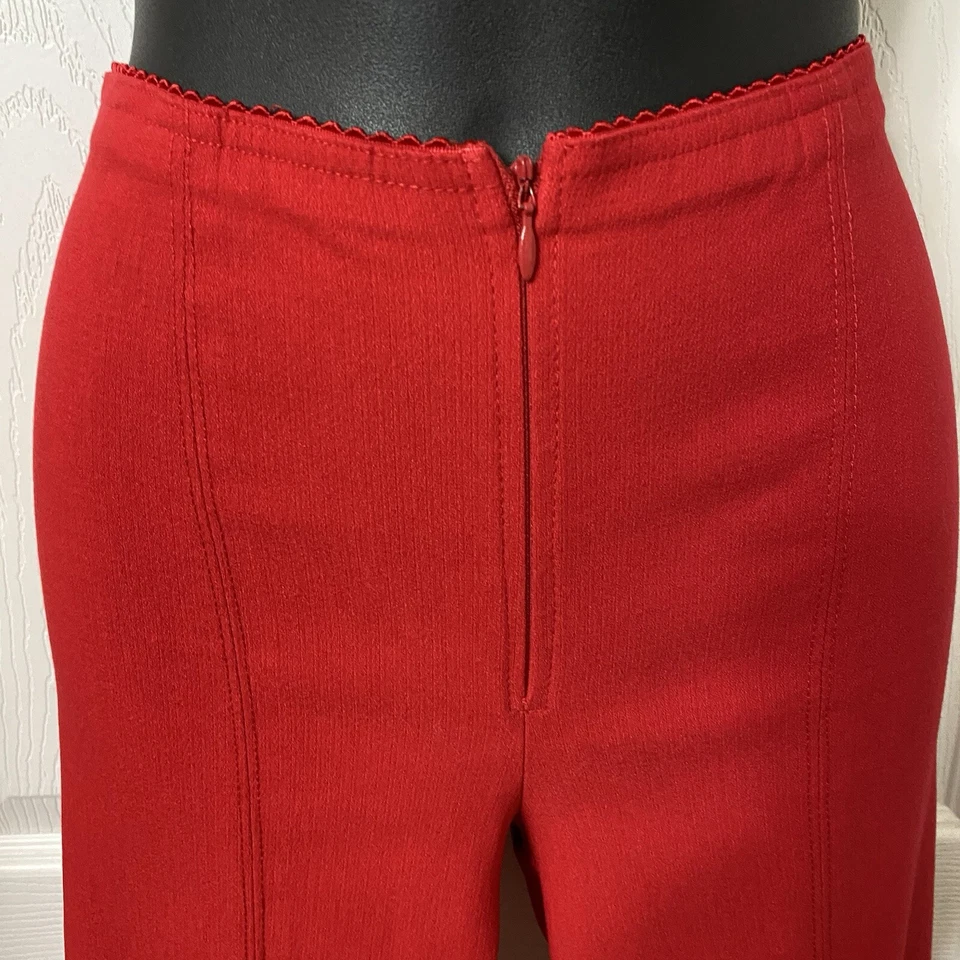Pantalón Mariel Mesmerize Mujer 4 Aberturas Frente Plano Rojo Cremallera Elastizado Alta Coqueta Años 70 Foto 3 de 4