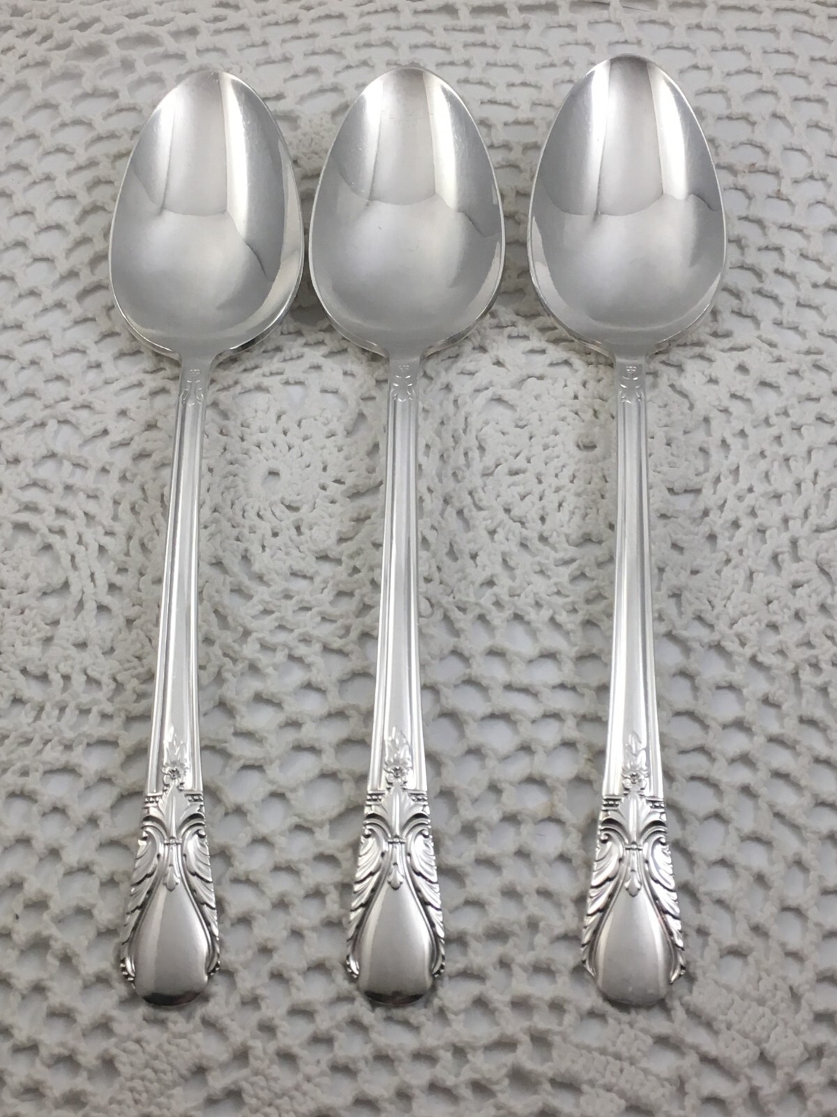 Wm Rogers AVALON Cabin International Silver Plated 3 Solid Serving