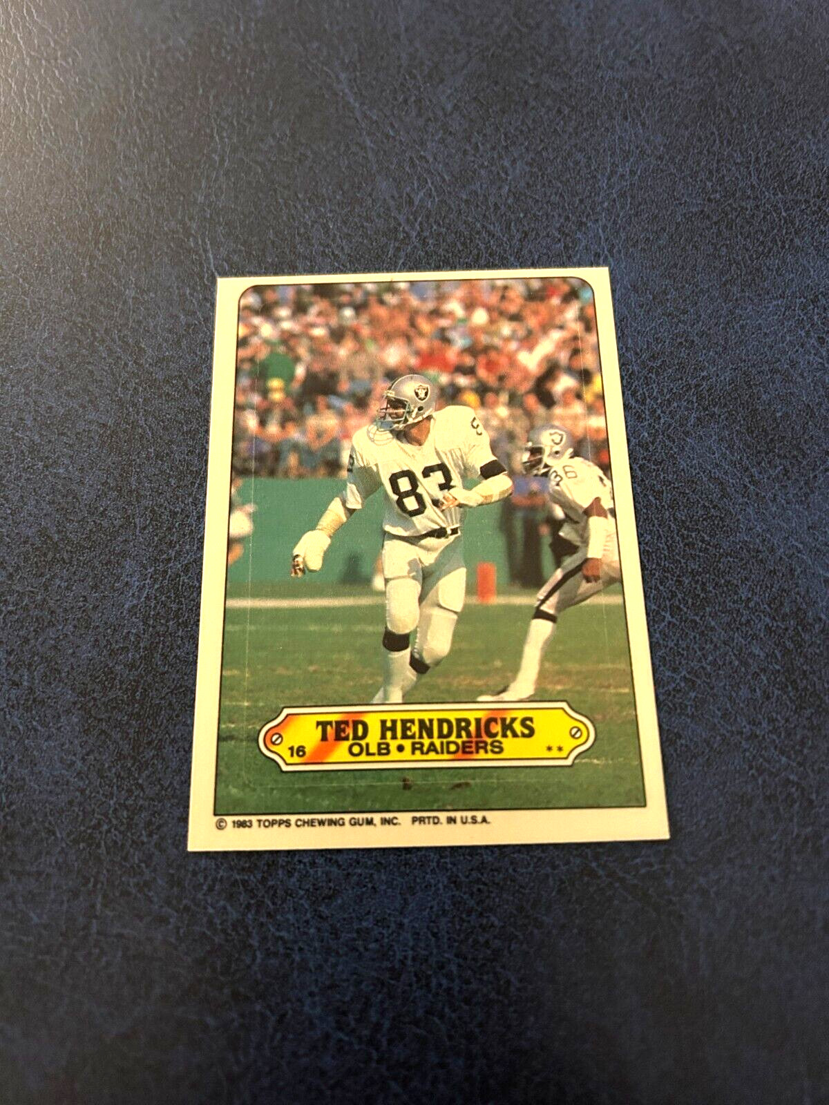 1983 Topps Football Sticker Set Card of Ted Hendricks #16 HOF Set Break NM-MT