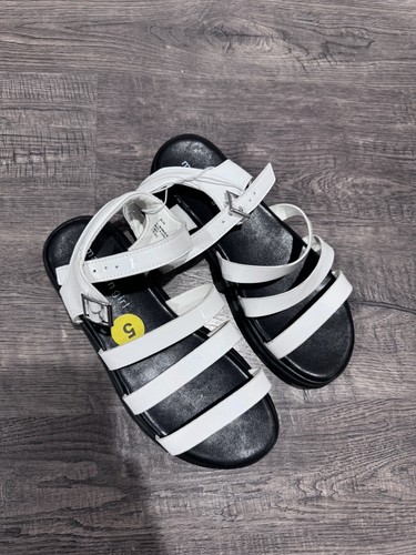 Sandalias niña madden blancas talla 5 nuevo estado - Imagen 2 de 2