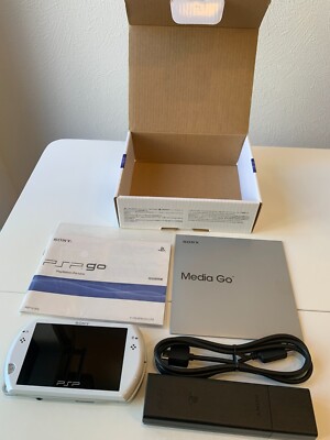 Sony Playstation Portable PSP GO Pearl White PSP-N1000PW BOX No