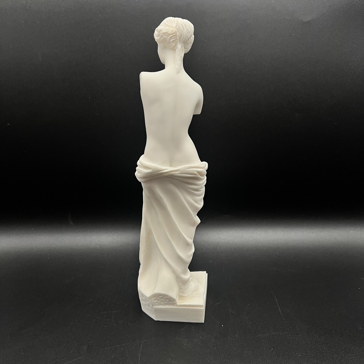 Vintage Venus De Milo Aopoaith Statue White Figurine Made of Resin