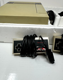 NES Nintendo Control Deck Console in BOX w/ 2 Controllers & Cables