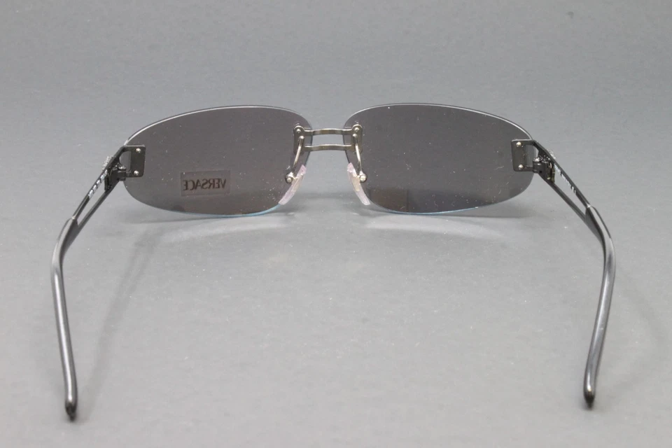 复古范思哲太阳镜 X53-89M/450 黑色男女通用金属无框美杜莎镜框 — 第 4/4 张图片