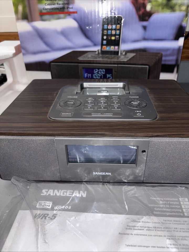 Sangean WR-5 立体声调幅/调频时钟收音机 iPod 底座带无遥控器 开箱 全新 — 第 2/4 张图片