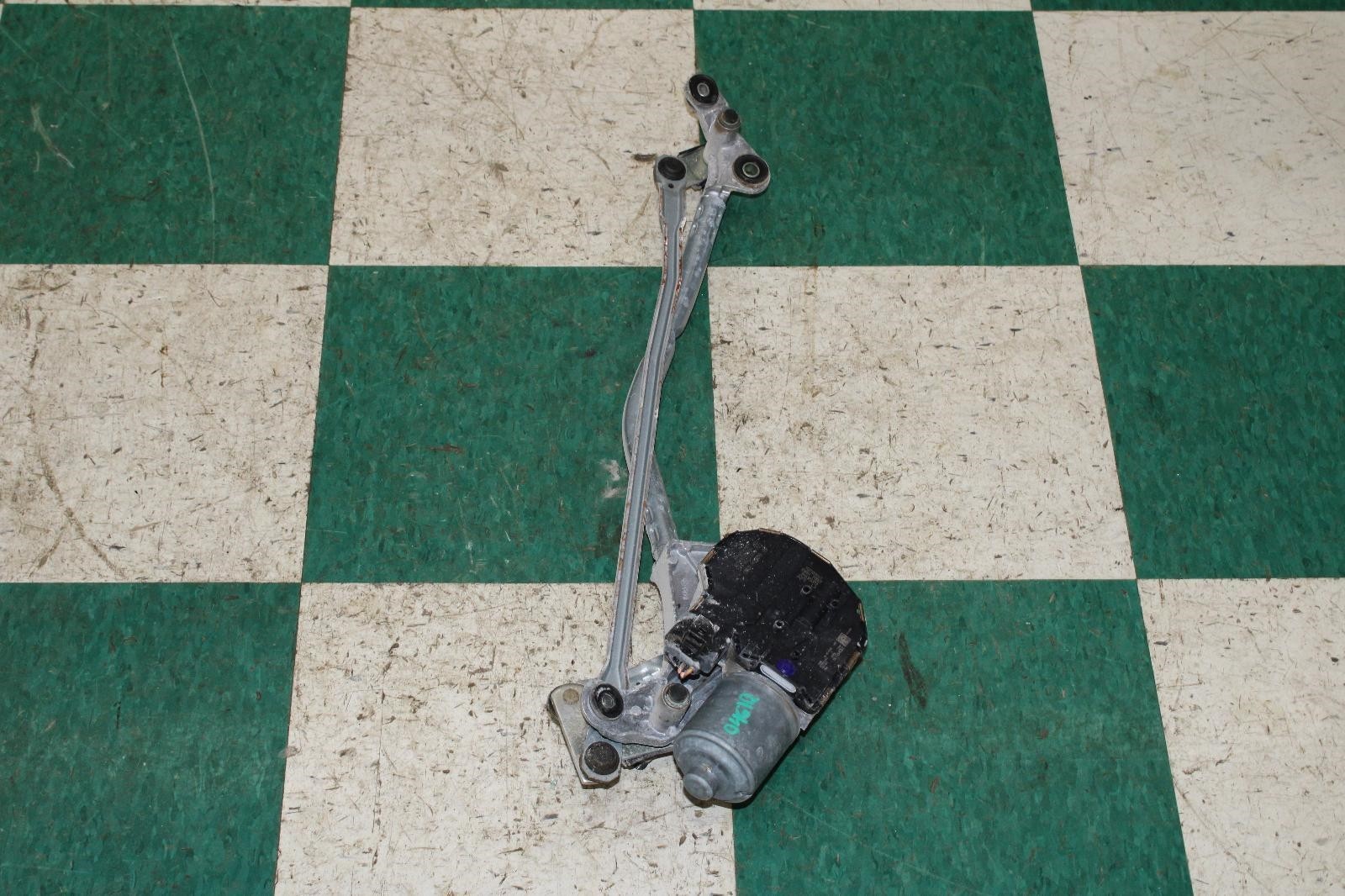 19-24 CONTINENTAL GT GTC Flying Spur Windshield Wiper Motor Front Assembly OEM