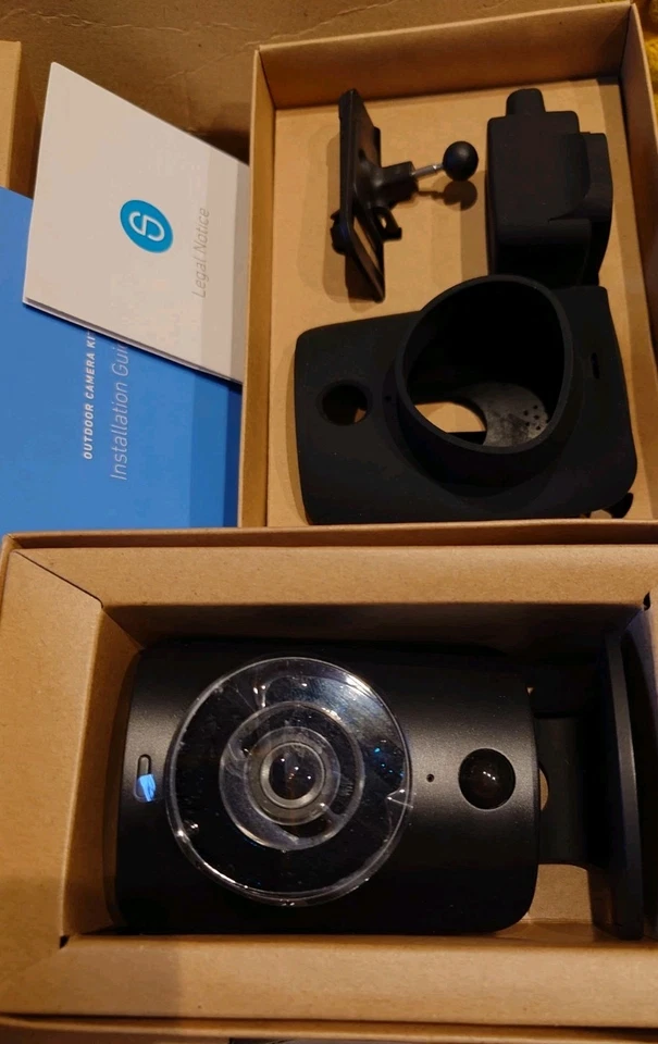 New SimpliSafe - SimpliCam 1080P WiFi Camera, Black with outdoor kit included  - Image 4 of 4