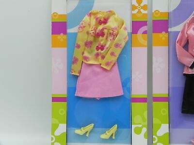 Barbie Fashion Avenue Hip 2003 Lot 2 Dresses Shoes B8272 Barbie Fashion Avenue Hip 2003 Lot 2 Dresses Shoes B8272