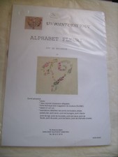 Kit broderie Alphabet fleuri "V" de marque Un Point C'est Tout 21 X 21 cm neuf
