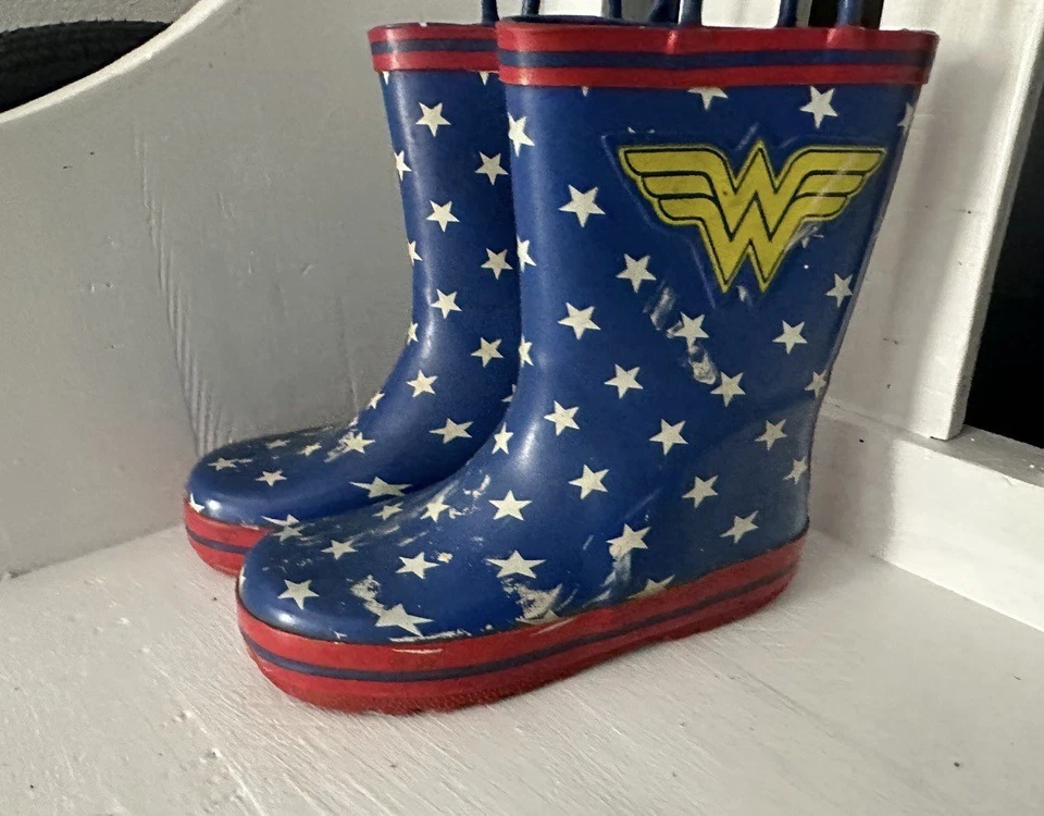 WONDER WOMAN  DC Comic Girl  Toddler 🌺  Rain Boots 10C - Image 3 of 4