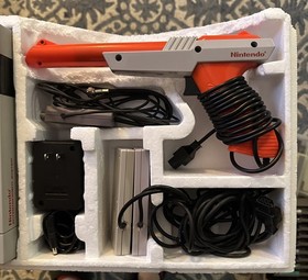 Nintendo NES Action Set Complete in Box CIB w/ Zapper DuckHuntMarioManual 