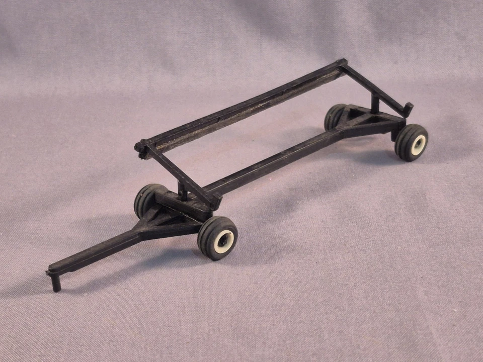 Ertl John Deere Combine Head Trailer Pull Behind Black Diecast 1:64 - Image 2 of 4