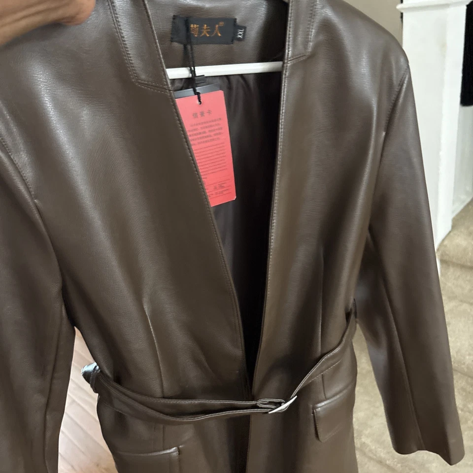 Otoño Nuevo Damas Chaqueta de Cuero Para Mujer Calce Ajustado Motocicleta Cuero Top Abrigo Foto 4 de 4