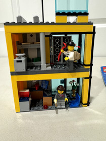 LEGO CITY: Bank & Money Transfer (3661) INCOMPLETE, Bank Build Only, See Pics 