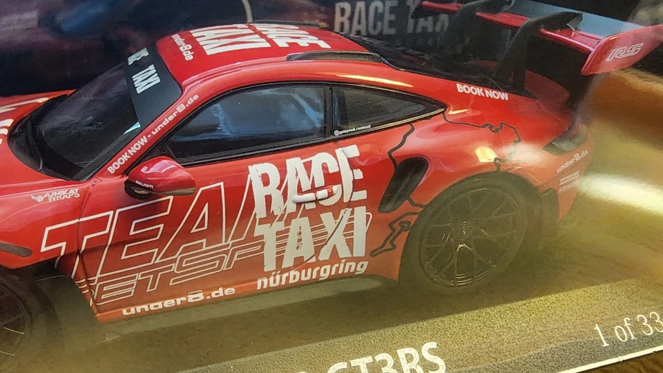 1:43 MINICHAMPS 2024 PORSCHE 911 992 GT3 RS Get Speed Race Taxi Rojo Nurburgring Foto 3 de 4
