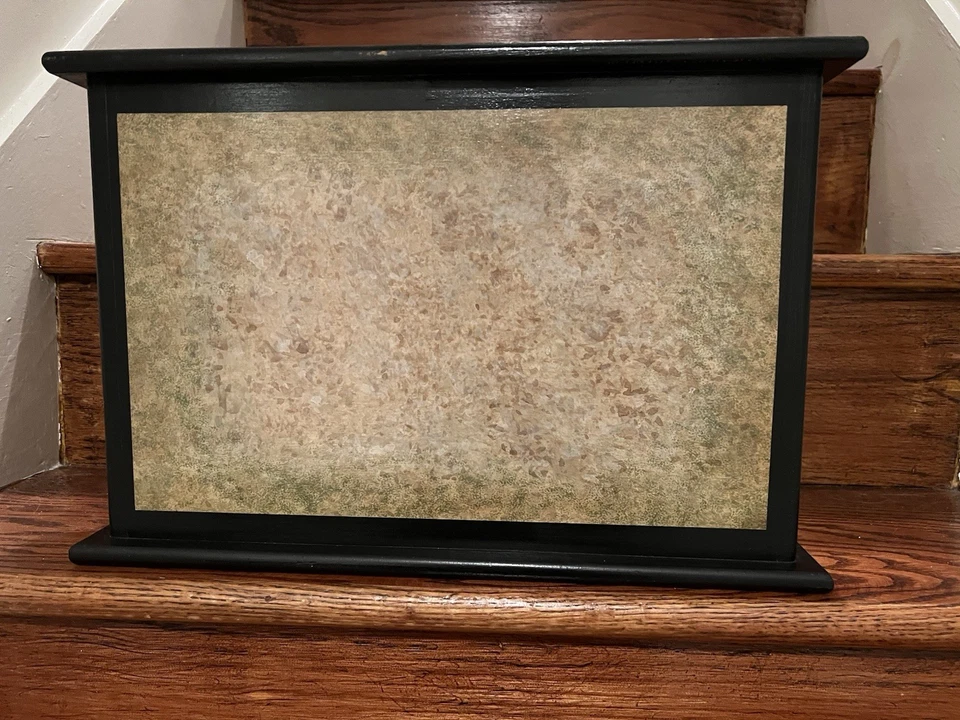 Народное искусство расписной деревянный шкаф хлебница прибрежная деревня, подпись S. Turner 1994 - Изображение 4 из 4