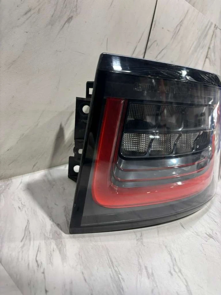 2018 2021 LAND ROVER RANGE ROVER SPORT OUTER TAILLIGHT OEM RH PASSENGER SIDE LED - Image 3 of 4