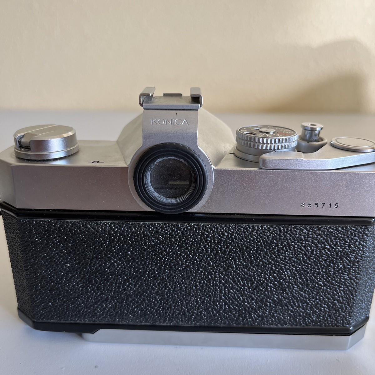 KONICA AUTOREX P HEXANON 52mm f1.8 konica-hexanon-52mm-f18-review