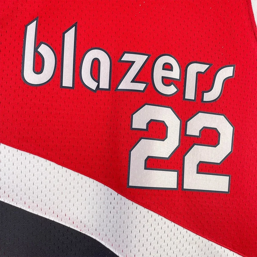 Portland Trail Blazers #22 Clyde Drexler 1983/84 Retro Swingman Jersey - Image 4 of 4