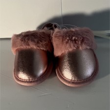 Cat  Jack Girls Pink Faux Fur Slip On Slippers Size 5/6