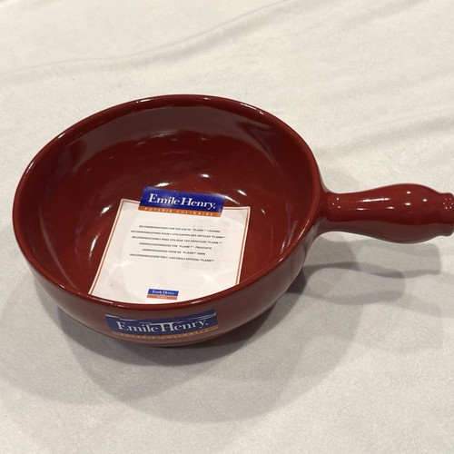 Emile Henry Red Flame Stoneware Pot With Handle Made In France 2.6 Quart NEW