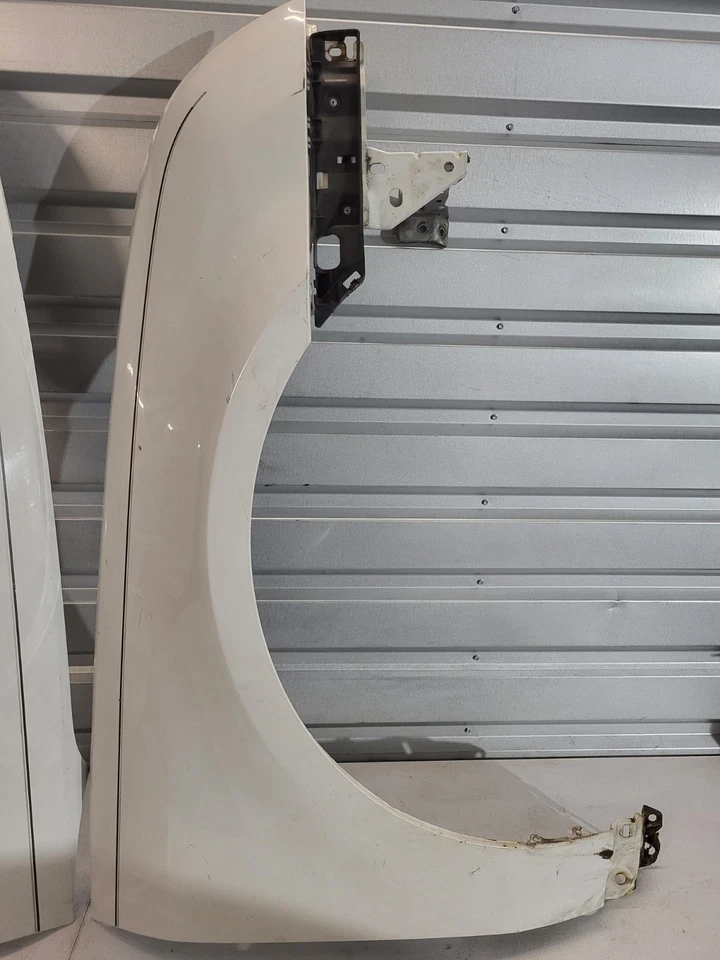 2008-2009 Mercury Sable Driver & Passenger Side Fenders W/Brackets White OEM Foto 4 de 4