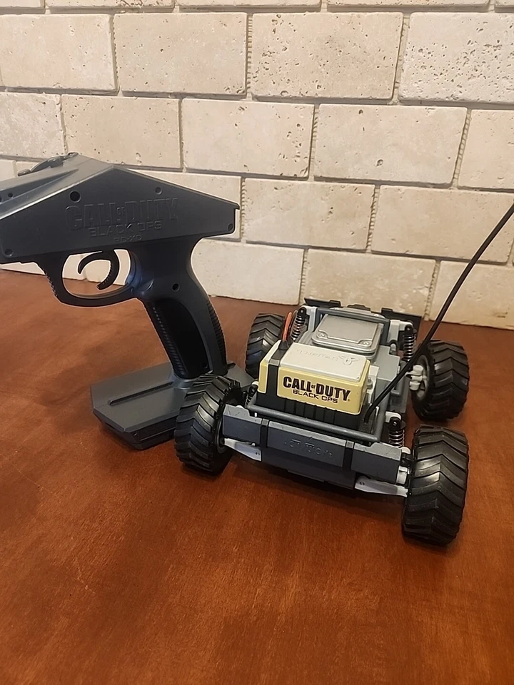 CALL OF DYTY BLACK OPS RC-XD RC SURVEILANCE CAR & CONTROLLER TESTED. - Image 2 of 4
